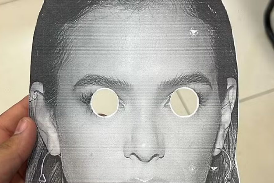 Máscara de Bruna Marquezine feita para provocar Neymar